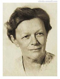 Заслуженная артистка РСФСР (1954)
Народная артистка РСФСР (1960)
Народная артистка СССР (1972)
Лауреат Государственной премии СССР (1951)(Сталинская премия третьей степени)
Кавалер ордена Ленина
Кавалер ордена Октябрьской Революции,
Кавалер ордена Трудового Красного Знамени,
Народное звание - "Всероссийская бабушка"

Потрясающая актриса! Каждая работа с её участием - это маленькое чудо. С удовольствием пересматриваю фильмы, где она играла. И дочке показываю. Жаль, сейчас уже нет таких актеров. Помним, любим. Светлая память!

П.С. Кому интересно про Татьяну Ивановну - почитать можно здесь - 
И маленький анекдот из жизни:

«70-е годы… Польша… Мы ездим по гарнизонам и обслуживаем наши войска из Западной группы войск. Поздно ночью автобус прибыл в Свиноустье. Нас встречает молодой капитан с фонариком. Первым из автобуса выходит Анатолий Папанов. Капитан направляет на него фонарик и говорит: «Ешь твою мать… Волк!» За ним выхожу я. Он говорит: «Ешь твою мать… Пан Зюзя… Заяц!» За мной выходит Татьяна Ивановна Пельтцер. Совершенно обалдевший капитан криком кричит: «Ой! Мать вашу всех!!! Кого я вижу?! Бабушка <span style='color:gray'>[мат]</span>!» «Старуха» открыла рот, и капитана еле откачали нашатырным спиртом».
Зиновий Высоковский