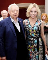 Ей 41 год?! Красавица..