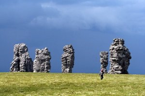 не полная подборка
а где маньпупунер?
где Инзерские зубчатки?
где Мамбет на Зилиме?
где Шатак?
Красоту Урала вообще не упомянули, не зачет!
