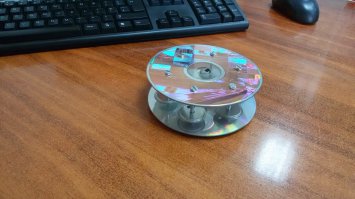 Вот, подарил коллеге на день сисадмина!