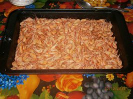 я морскую больше люблю,благо в крыму живу;)!Покупаю свежую и сам варю!Эти замороженные не то!