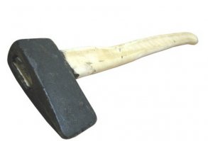 Ну да, в 17 веке болгаркозаменителем был топор, молот или лом.