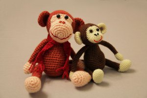 У меня жена сама делает подарки-обезьянки =)