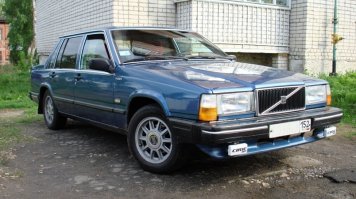 По дороге на работу и обратно 4 раза прохожу мимо 740 вольво - ну до чего же хороша!!! Лучше наверное только 940