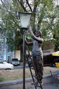 В Тбилиси памятник есть