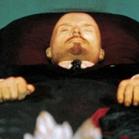 ... наши люди в булочную на такси не ездят!!! 
Мы и без вашего мумие Тутанхамона опередим