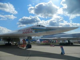 18 декабря 1981 года, первый опытный самолет Ту-160 поднялся в воздух  