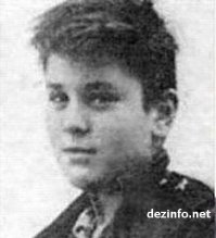 вот Роберта Де Ниро фиг в детстве узнаешь.вот еще его фотка на затравку