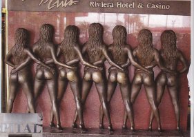 Ну, тут понятно: чтобы фортуна задом не повернулась.