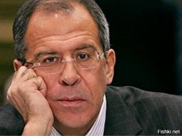 На видео двигатель не внешнего сгорания, а внутреннего.
По сути это что-то из первых дизелей.