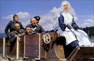 Да-а-а! В прошлом монашки были "будь здоров"!!!