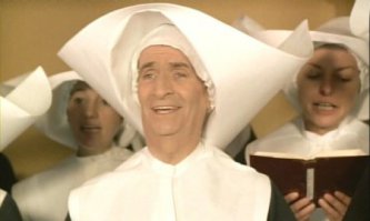 Да-а-а! В прошлом монашки были "будь здоров"!!!