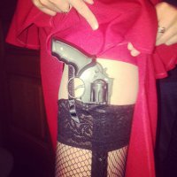 Игрушечный, настоящий в носки бы уже провалился.