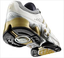 а у меня такие были, самые умные кроссовки, покупал за 10 000 р. Таких денег не стоят!!!