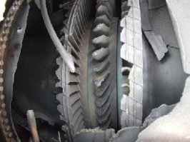 Считаю панику совершенно обоснованной. Не подвергать риску пассажиров это не трусость, а норма. Вулканический пепел это образив, авиационный двигатель сложный механизм где есть высокие обороты, высокая температура, тонкие настройки оборудования.


Возможно вы знаете что то такое, что позволяет вам судить иначе. Поясните. Особенно про "срежиссированную панику". Срежиссировать вулкан... В противном случае вы написали глупость.