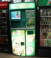В загнивающей америке вот такие аппараты практически в каждом супермаркете и в любом городе. Засыпал копейки и на выбор: либо кредит в этом магазине (100% от суммы), либо нал за вычетом 10% на благотворительные нужды.