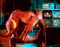 Извне (фильм, 1986). Там, кстати, тоже Джеффри Комбс из "Реаниматора"