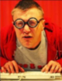 То неловкое чувство, когда пришел в музей с телевиком.