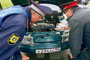 Аха... и катанки ВАЗа в конце сюжета.)) Явно из Германии пригнали.