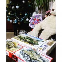 Ну хер знает)Мне подарили сборные модели(26 лет)Знаю кому подарят лего(27 лет).И денди/сего в том году была)