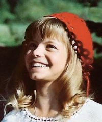 Мне она Яну Поплавскую напоминает )