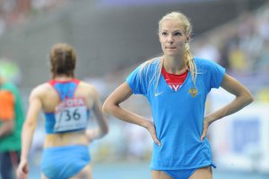 Не хочу никого обидеть, но видимо у меня чуть другой стандарт красоты, ибо я бы не назвал Дарью Клишину самой сексуальной спортсменкой России. Дарья красивая безусловно, стройная, статная...Но почти прямая как доска. Сексуальность на мой взгляд должна быть во всем теле, а не только на лице)