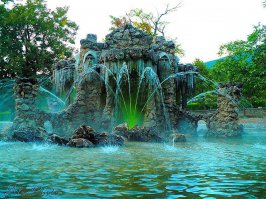 Вот в Одноклассниках натырил фоток родного города, на рабочем столе больше трехсот их стоит. Не знаю даже, кто снимал, но некоторые фотки великолепны.