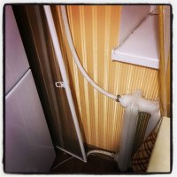 Объясните мне, что тут сэкономили? На трубах? Или теплый пол в отопление врезали?