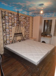 Мой вариант решения проблемы. Полтора месяца сварочных работ, и вуаля - собственная Эйфелева кровать