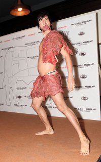 Ему все пох, он сделан из мяса, а самое страшное, что может случиться....с ним уже случилось =)))