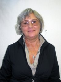 Наш преподаватель по электронике Лариса Юрьевна. Тоже очень красивая женщина, в ее то годы )