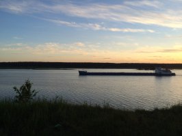Зачем далеко ходить, вот например Волга матушка, место не скажу...но знающие и рыбаки узнают