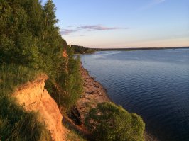Зачем далеко ходить, вот например Волга матушка, место не скажу...но знающие и рыбаки узнают