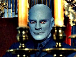 Маска, я тебя знаю: 10 персонажей кино, скрывающихся под маской, и играющие их актеры