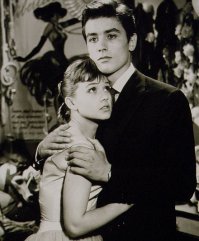 То что Пресли служил знают все полно фото его из армии.А вот, что Деллон воевал в Корее,не всем известно.