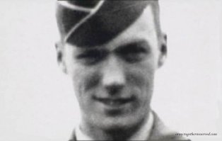 Клинт Иствут не был ветераном, его призвали во время войны в Корее, он прошел базовую тренировку в Калифорнии, а потом служил там же инструктором по плаванию.