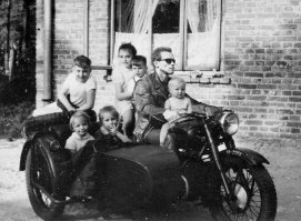 10 фото знаменитостей, где они валяют дурака