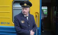 Она нальет тебе чаю в стакан