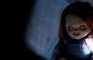 чаки подбегал