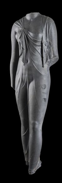 Это же сенсация.. Неужели такой уровень скульптуры был 10 000 лет назад? С такой детализацией и техникой? Это как минимум средневековье ИМХО. Что скажут специалисты?