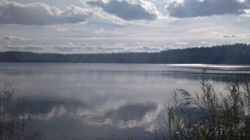 Мое снятое на LG в Шатурском р-не: 1. Дождь на лесной речке. 2. Белое озеро. 3. Закат на р. Пра