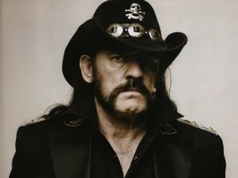 Ле́мми (англ. Lemmy, настоящее имя Ian Fraser Kilmister — И́эн Фрейзер Килмистер; 24 декабря 1945, Берслем — 28 декабря 2015, Лос-Анджелес) — британский бас-гитарист и вокалист, основатель и бессменный участник рок-группы Motörhead.