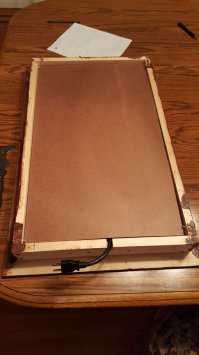 Фотоотчёт не полон нет фото коробки под столом,подключённой к сети,или и так работать будет,даже без розетки???