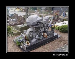 Он то же думал что ему повезет. Таких памятников и на нашем кладбище есть целая аллея.