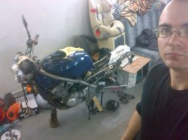 Лет 6 назад тоже реставрировал только CB . Но там больше работы было по внешнему виду чем по железу. Мот простоял долго под открытом небом после того как его укатали. 
Да и я его выменял, а не покупал. Фоток мало комп далеко. Примерно так.