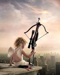 Амур (Купидон)думает: А в кого бы мне стрельнуть?