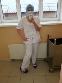 А я на работе вот так выгляжу))) Как-то муж увидел меня в робе,после чего сказал,что все эротические фантазии с медсестрами у него резко кончились