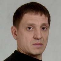 Валентин Павлович Букин (1 июля 1942, Улан-Удэ, Бурят-Монгольская АССР, РСФСР — 2 августа 2015, Санкт-Петербург) — советский, российский актёр театра и кино, заслуженный артист России (2003)[1]. В кино играл всё — от эпизодов до главных ролей. Снялся более чем в 120 фильмах. Среди них: «Приключения Буратино», «Изыди», «Всё будет хорошо», «Кин-дза-дза!», «Звёздочка моя ненаглядная», «Империя под ударом», «Мастер и Маргарита», «Атаман», «Пером и шпагой» и др.
Арташонов Игорь Геннадьевич, актер
17 марта 1964, Караганда, СССР — 18 июля 2015, Москва, Россия.