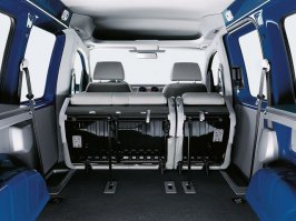 по практичности пикап,соперничает с кабриолетом .