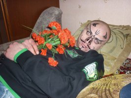 Не знаю почему,но мне хочется эту фотку поставить на свою "аву"))))